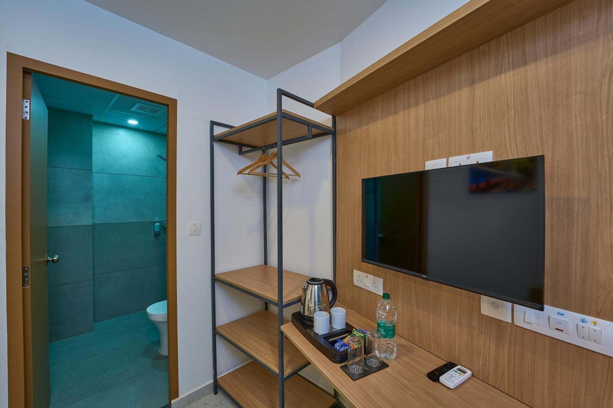 Sapphire Club Hub Hotel Kochi Exterior photo