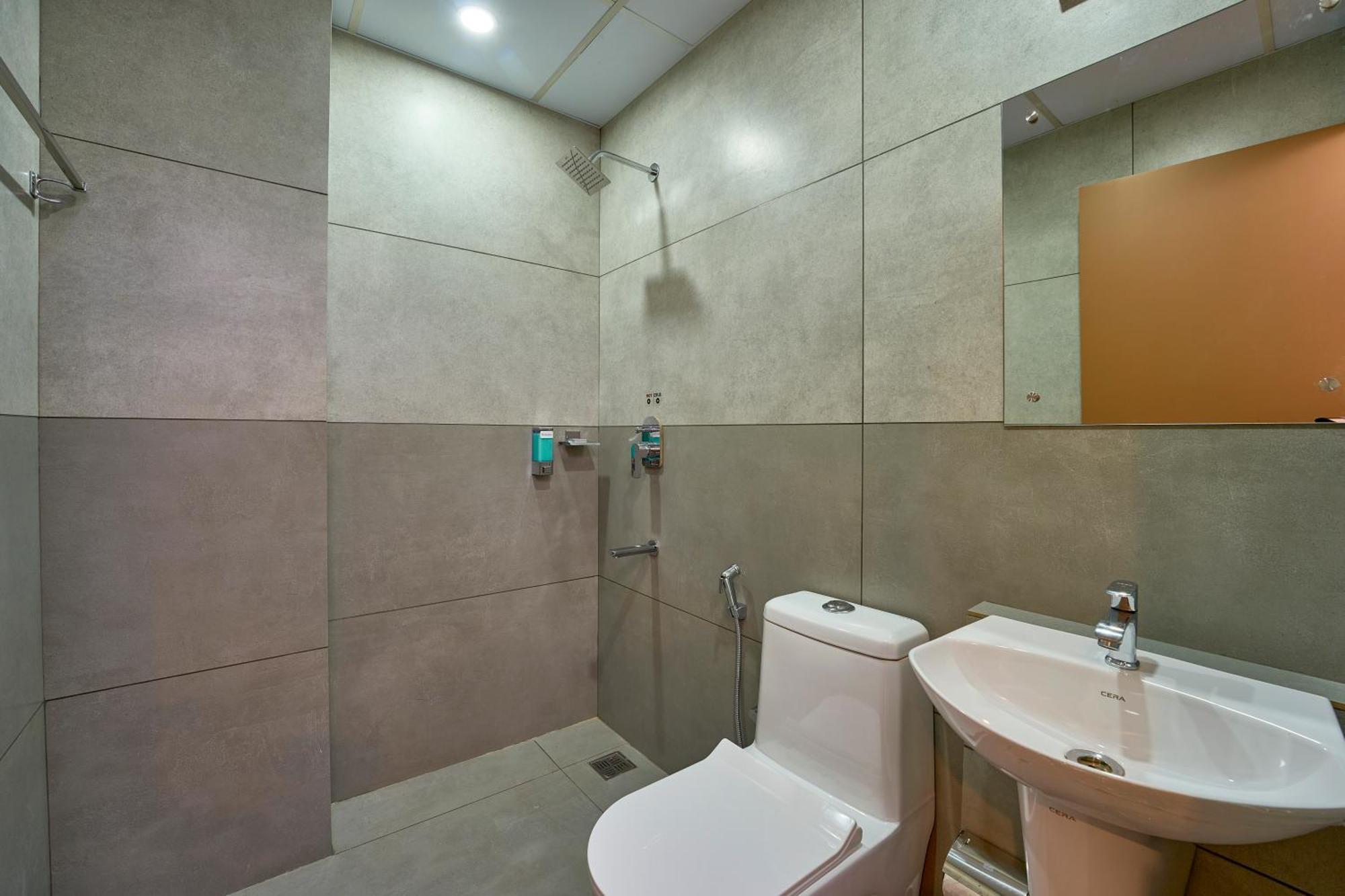 Sapphire Club Hub Hotel Kochi Exterior photo